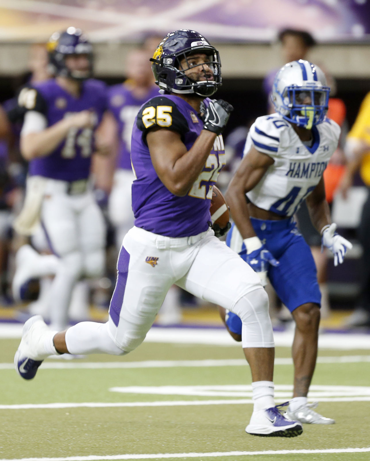 092218bp-uni-hampton-fb-01